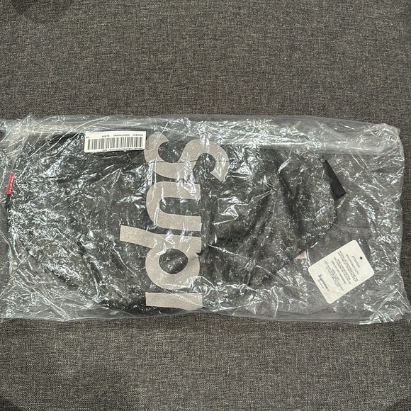 Supreme Waist Bag "Fanny Pack"- - Picture 4 of 4